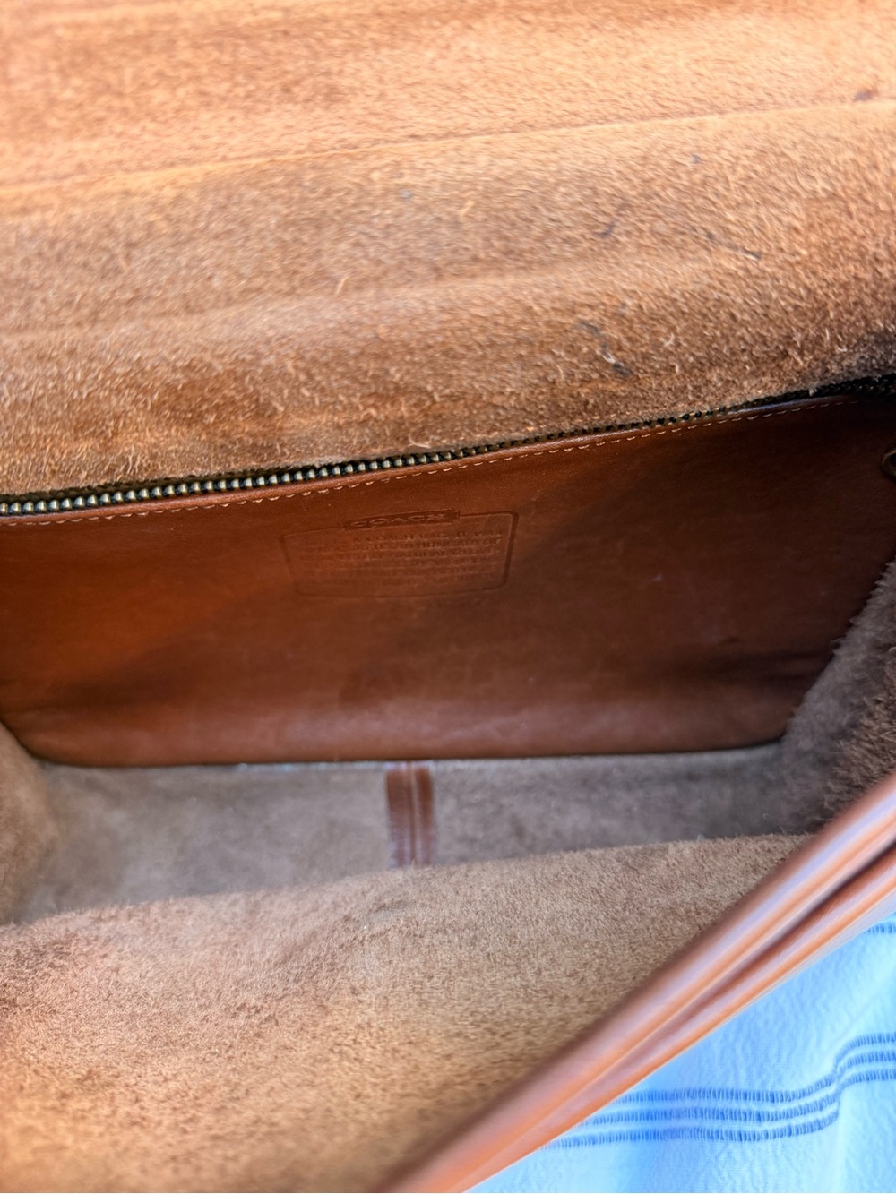 Vintage Coach British Tan Willis Bag - Picture 7 of 11